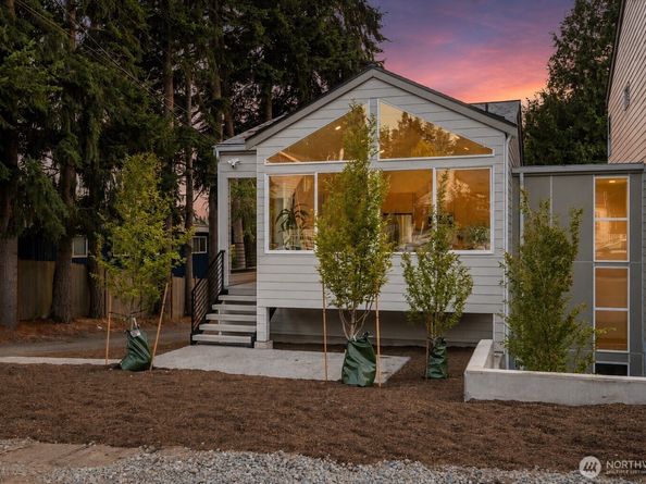 12749 37th Avenue NE, Seattle WA 98125
