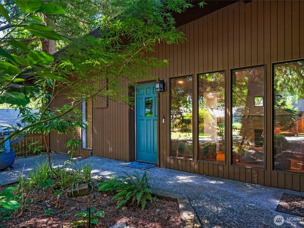 10733 Bartlett Avenue NE, Seattle WA 98125