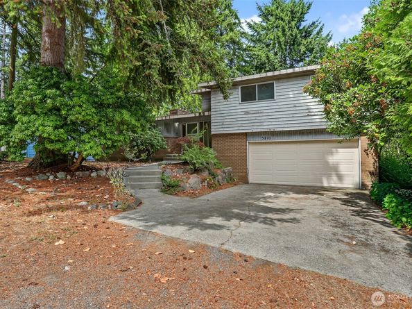 5210 NE 190th Street, Lake Forest Park WA 98155