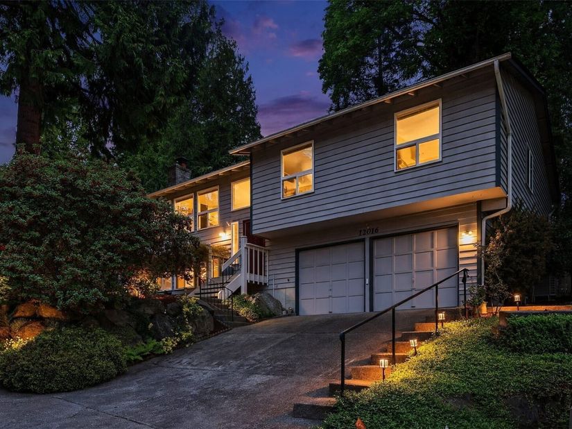 12016 106th Avenue NE, Kirkland WA 98034