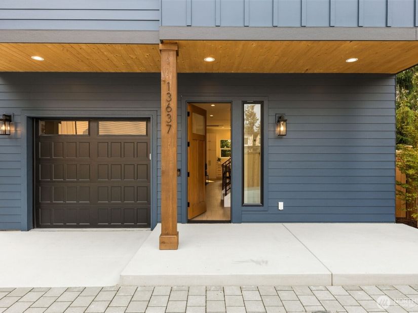 13637 103rd Avenue NE, Kirkland WA 98034