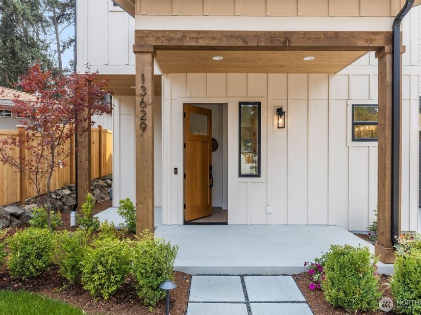13629 103rd Avenue NE, Kirkland WA 98034