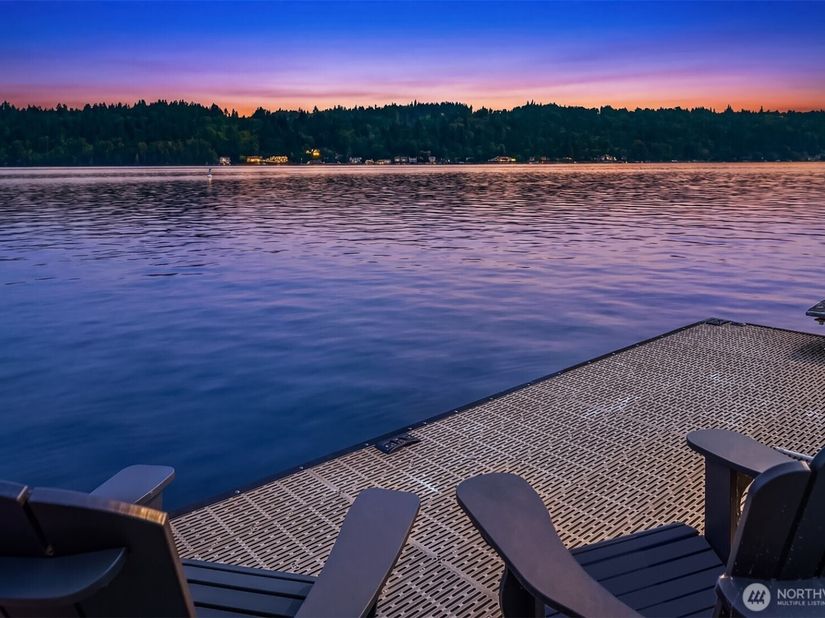 3246 W Lake Sammamish Parkway NE, Redmond WA 98052