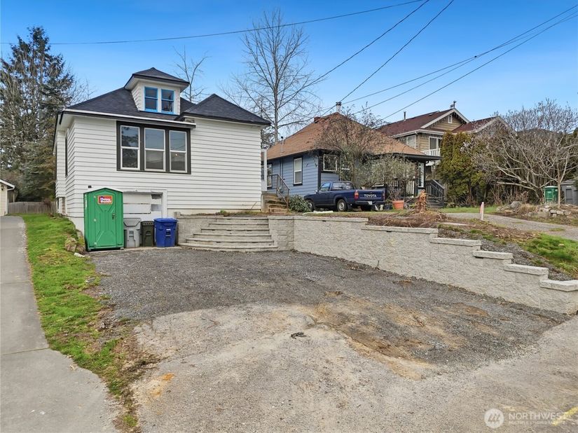 285 Earlington Avenue SW, Renton WA 98057