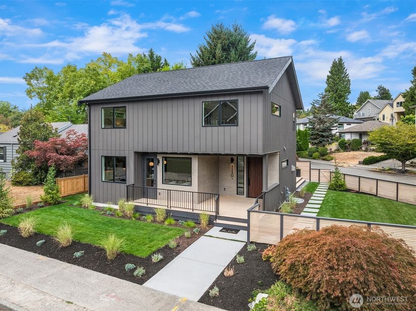 4530 NE 55th Street, Seattle WA 98105