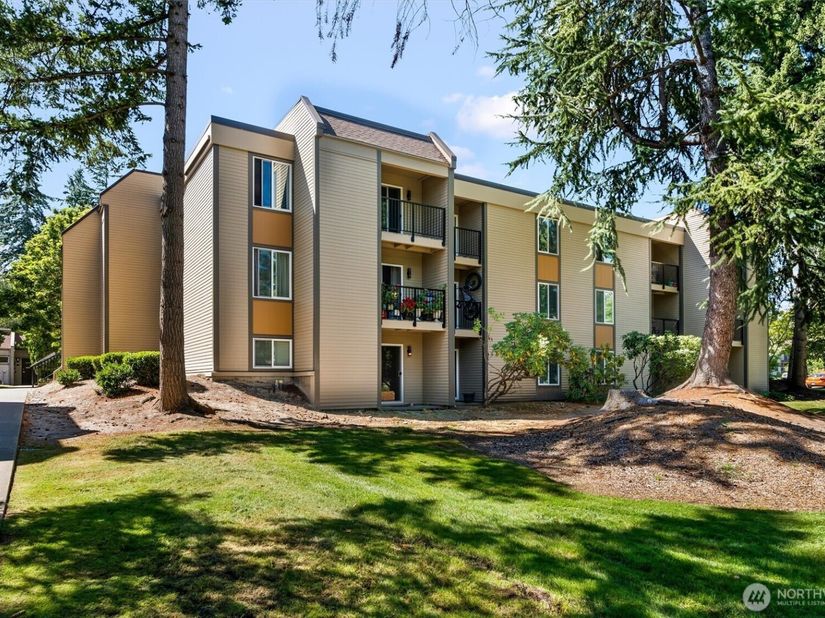 14665 NE 34th St B21, Bellevue WA 98007
