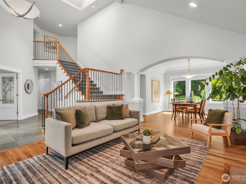 9845 NE 22nd Street, Bellevue WA 98004