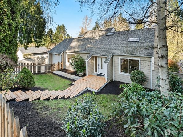 16018 36th Avenue NE, Lake Forest Park WA 98155