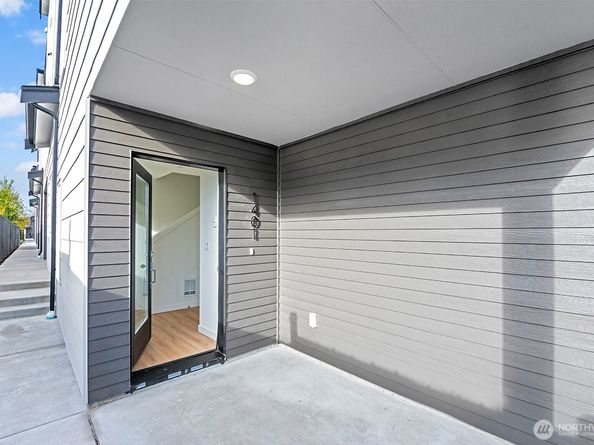 1401 SW 111th Lane, Seattle WA 98146