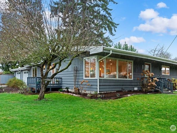 4902 NE 7th Place, Renton WA 98059