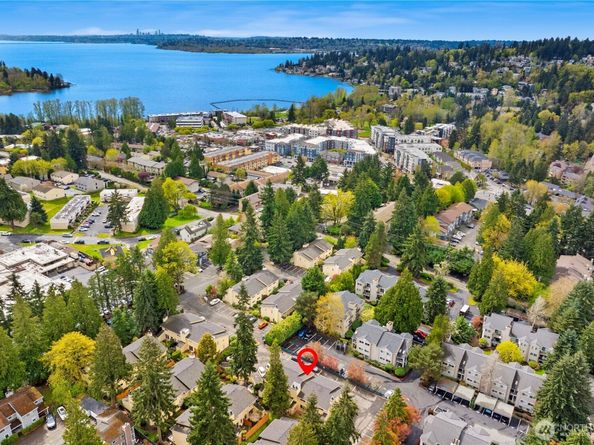 12024 101 Avenue NE E2, Kirkland WA 98034