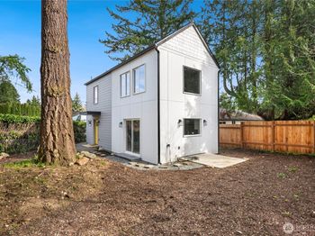 1404 N 136th Street