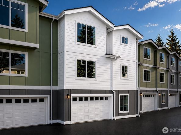 19505 Damson Road B2, Lynnwood WA 98036