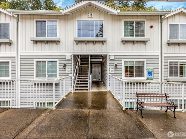 715 Harrington Place SE 2140, Renton WA 98058