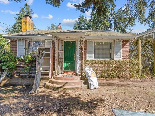 14022 Roslyn Place N, Seattle WA 98133