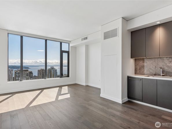 2510 6th Avenue 2705, Seattle WA 98121