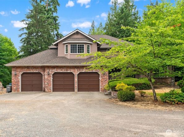 18325 214th Ave NE, Woodinville WA 98077