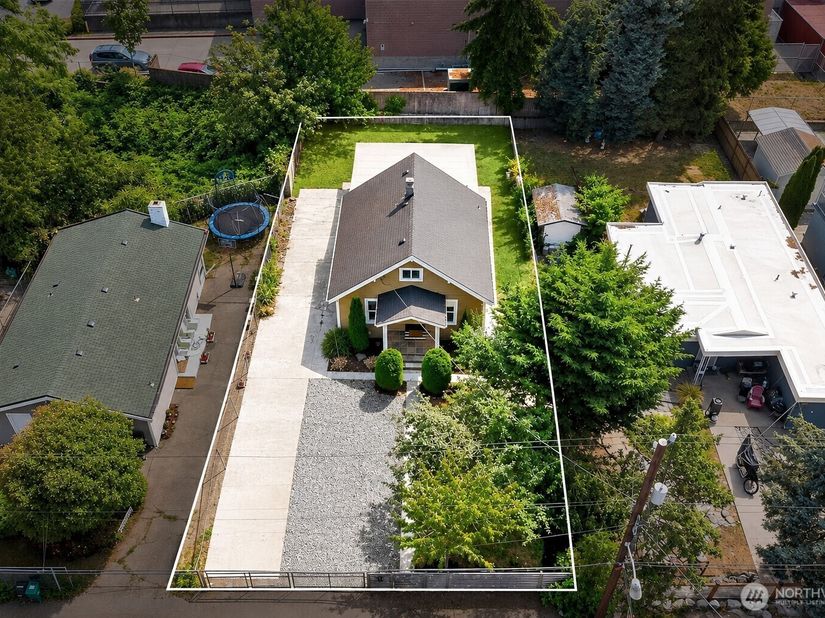 8632 45th Avenue S, Seattle WA 98118