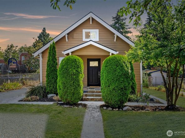 8632 45th Avenue S, Seattle WA 98118