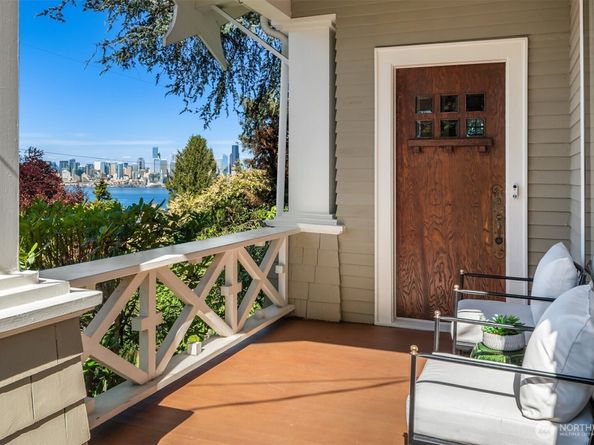 4055 SW Holgate Street, Seattle WA 98116