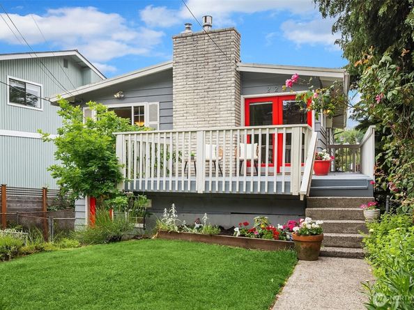 225 32nd Avenue E, Seattle WA 98112