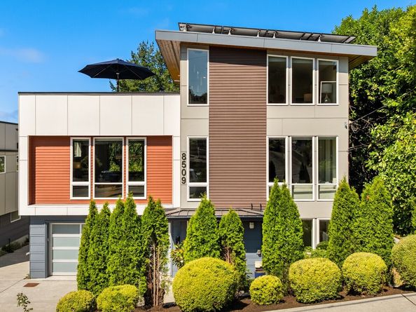 8509 Burke Avenue N, Seattle WA 98103
