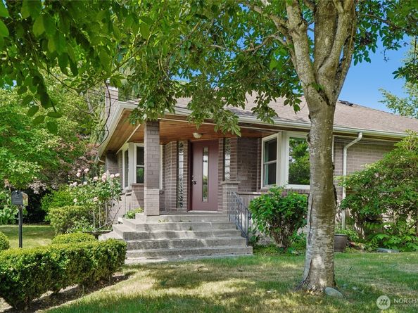3004 SW Barton Street, Seattle WA 98126