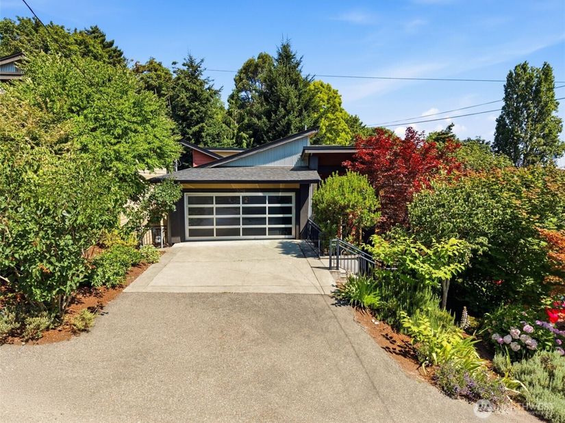 3046 SW Manning Street, Seattle WA 98126