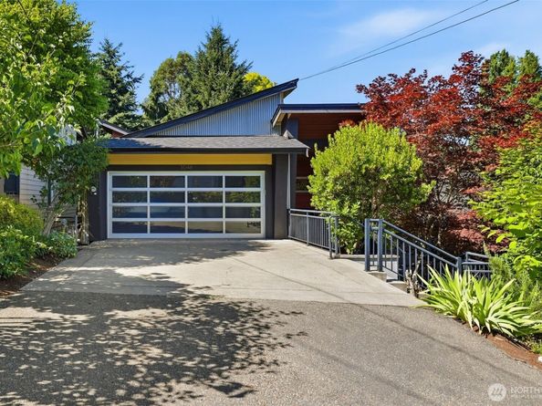 3046 SW Manning Street, Seattle WA 98126