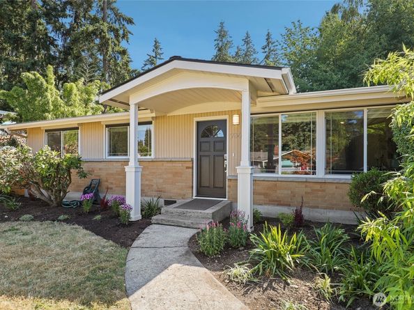 936 165th Avenue SE, Bellevue WA 98008