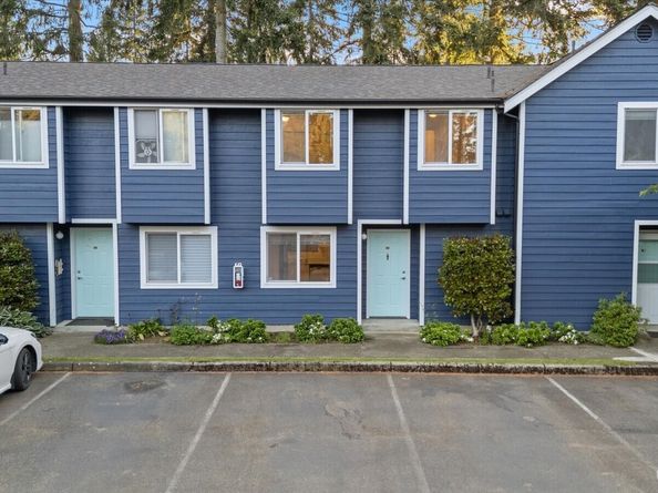 21904 56th Avenue W B2, Mountlake Terrace WA 98043