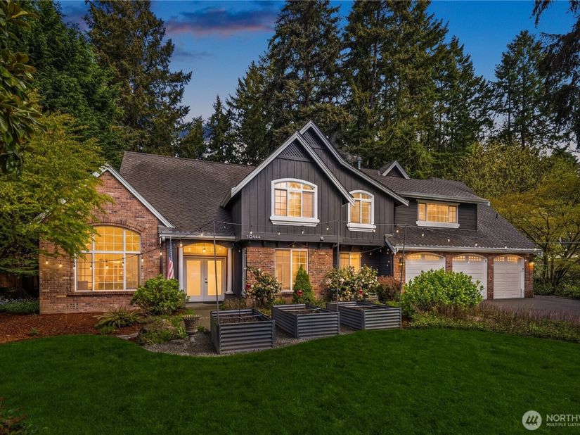 10444 SE 22nd Street, Bellevue WA 98004