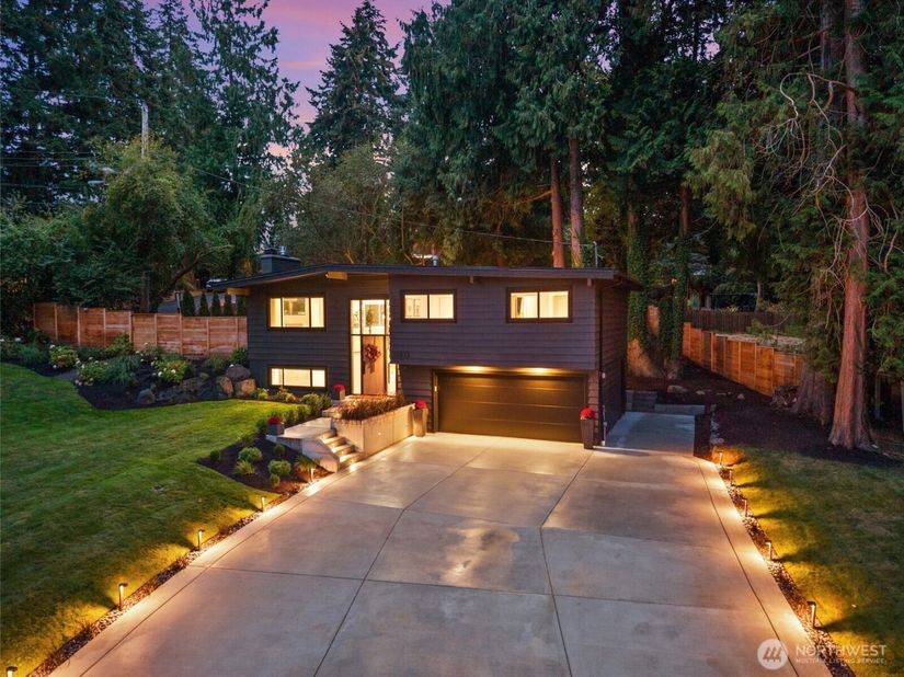 10833 NE 134th Street, Kirkland WA 98034