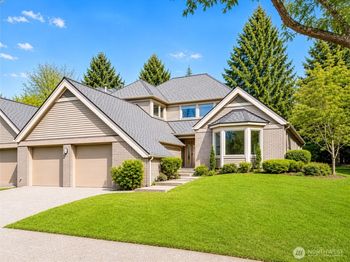 1748 Bellevue Way NE