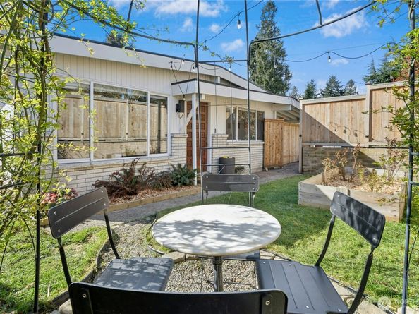 219 SW 108th Street, Seattle WA 98146