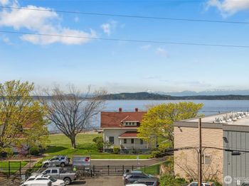 3142 Alki Avenue SW