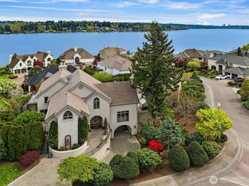 8496 NE Woodland Cove Drive