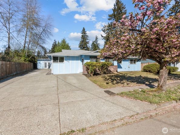 16022 126th Avenue SE, Renton WA 98058