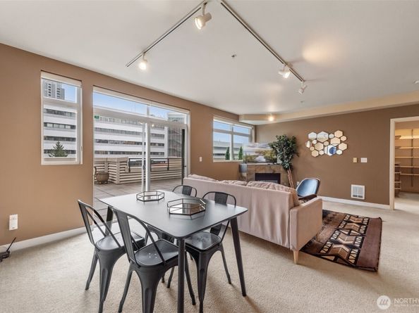 300 110th Avenue NE 515, Bellevue WA 98004