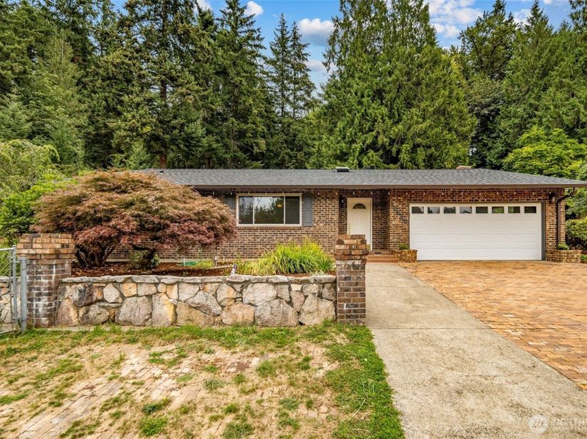 14908 221st Avenue NE, Woodinville WA 98077