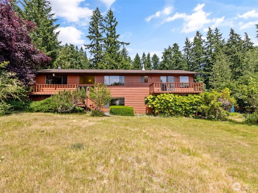 5359 Ruby Place NE, Bainbridge Island WA 98110