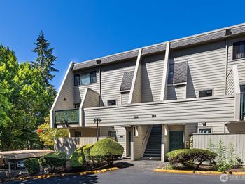 8851 166th Avenue NE