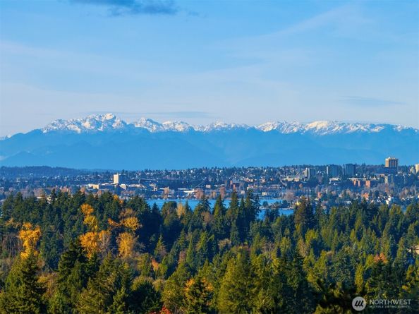 2627 96th Avenue NE, Clyde Hill WA 98004