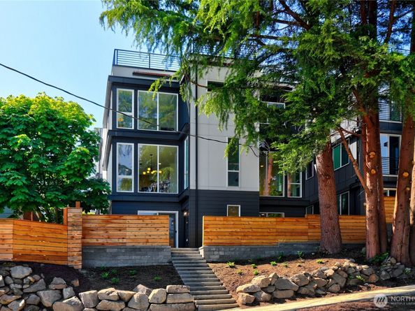 627 B W Emerson Street, Seattle WA 98119