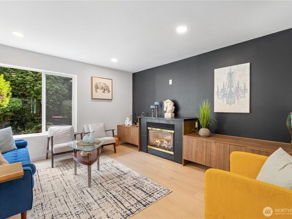 19718 76th Avenue W C, Lynnwood WA 98036