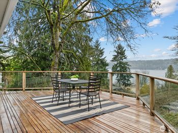 11904 Lakeside Avenue NE