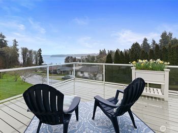 9011 Roanoke Road NE