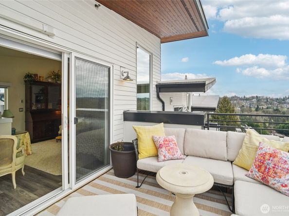 3070 SW Avalon Way E, Seattle WA 98126