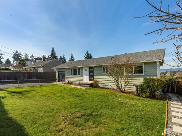 25011 20th Avenue S, Des Moines WA 98198