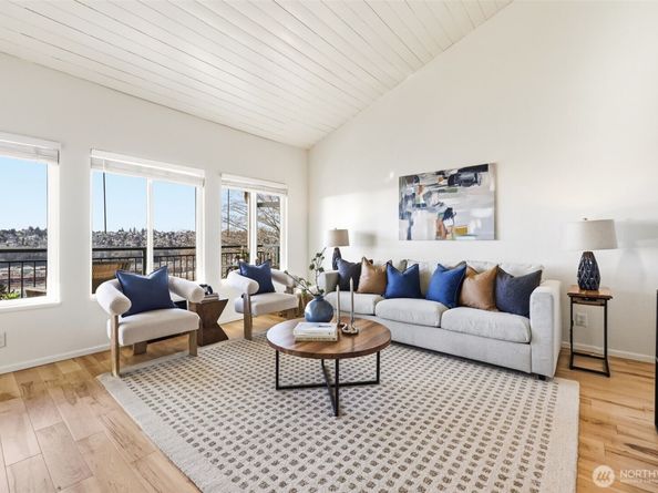 1965 12th Avenue W 403, Seattle WA 98119